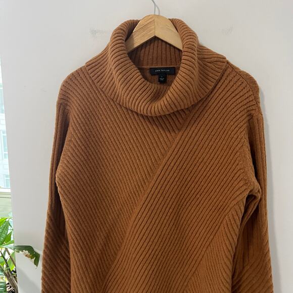 Ann Taylor Brown Ribbed Turtleneck Sweater Size Large - Picture 4 of 4